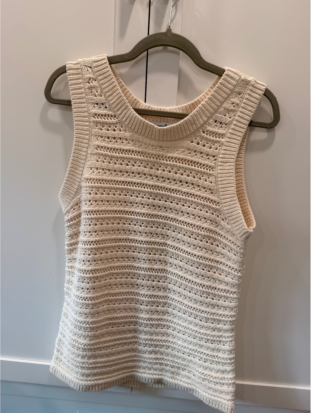 Tommy Bahama crocheted knit sleeveless sweater size Small